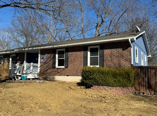 925 Ridge Dr, Warrensburg, MO 64093