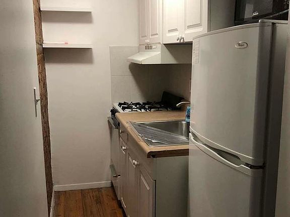 5th image of 320 Lexington Ave #3A