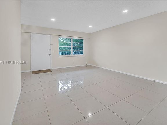 5th image of 150 SW 134th Way APT 304R
