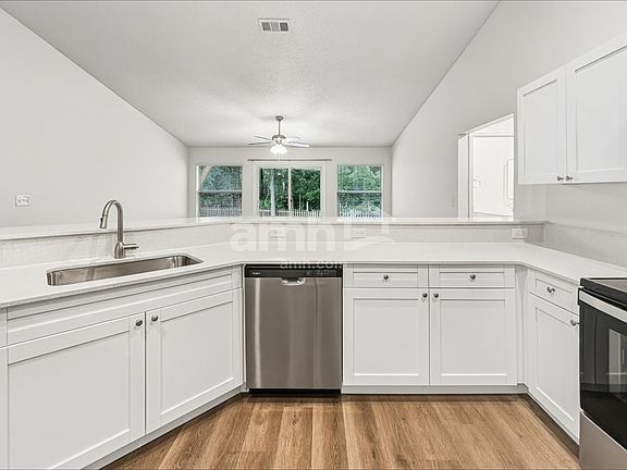 4th image of 245 Johns Glen Dr