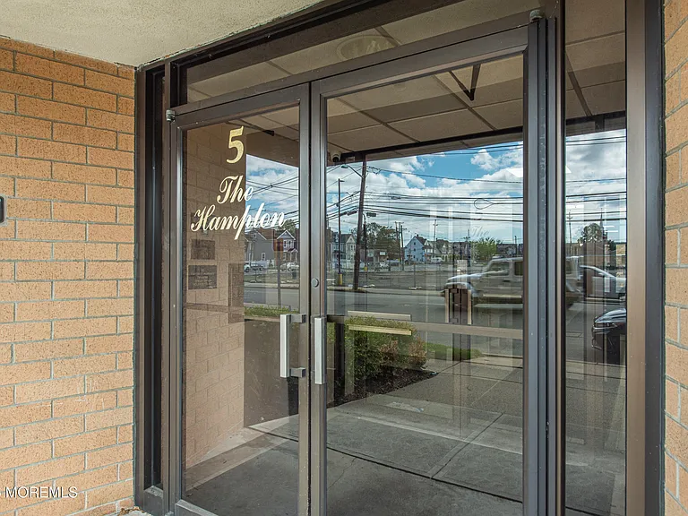 5 Linden St #3J — Photo 2