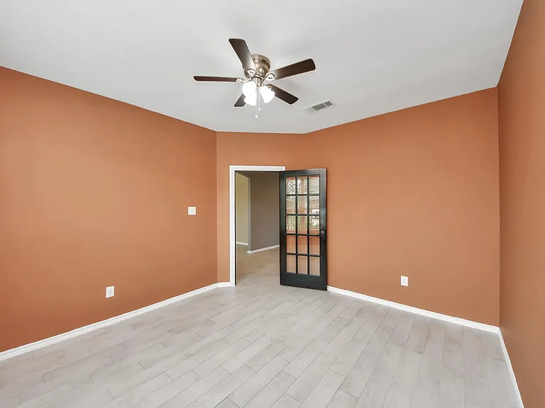 28215 Shorecrest Ln — Photo 6