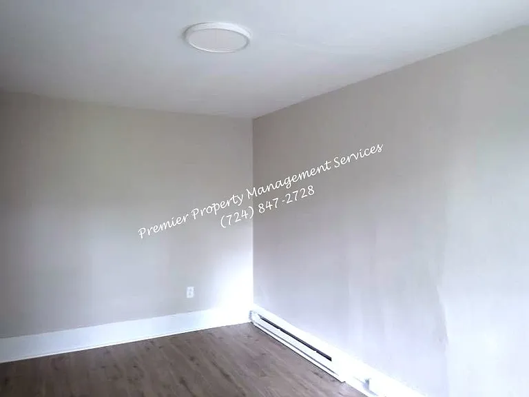 1129 Main St — Photo 12