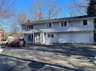 265 Woodlawn Ave, Ronkonkoma, NY 11779