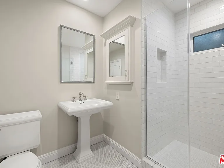 735 Thayer Ave — Photo 17
