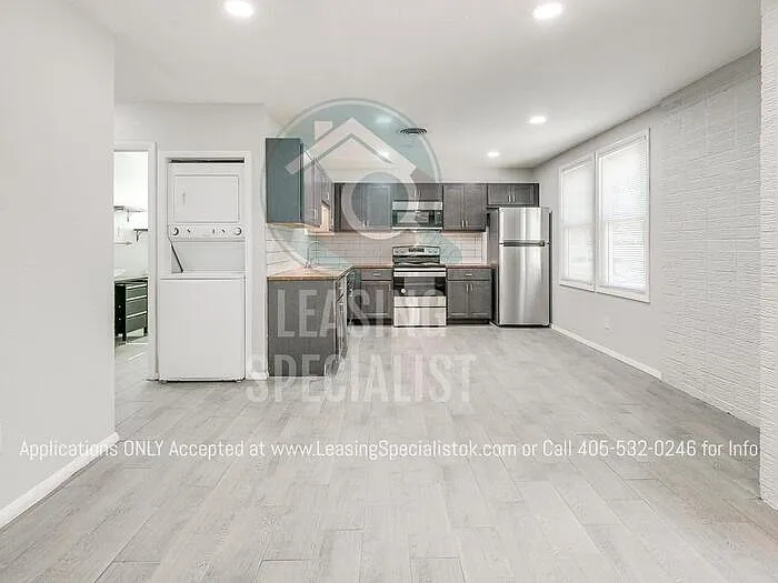1025 Parsons St — Photo 10