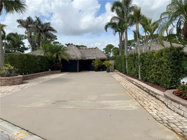 37 NW Boundary Dr, Port Saint Lucie, FL 34986