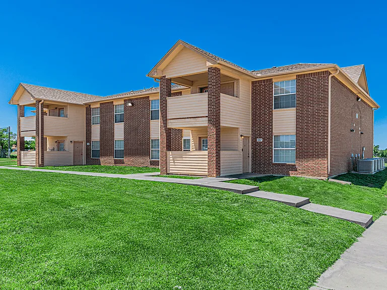 Cathy's Pointe Apartments — Photo 4