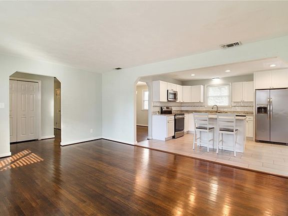 4th image of 5410 Old Providence Rd