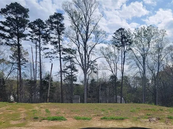 3459 Robindale Dr, Winston Salem, NC 27107