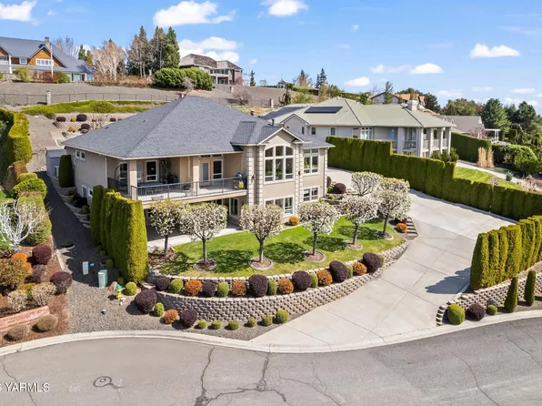 617 N 65th Ave, Yakima, WA 98908