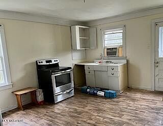 2nd image of 132 N Center St