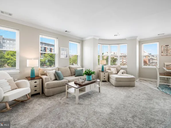 23 Pierside Dr Unit 221, Baltimore, MD 21230