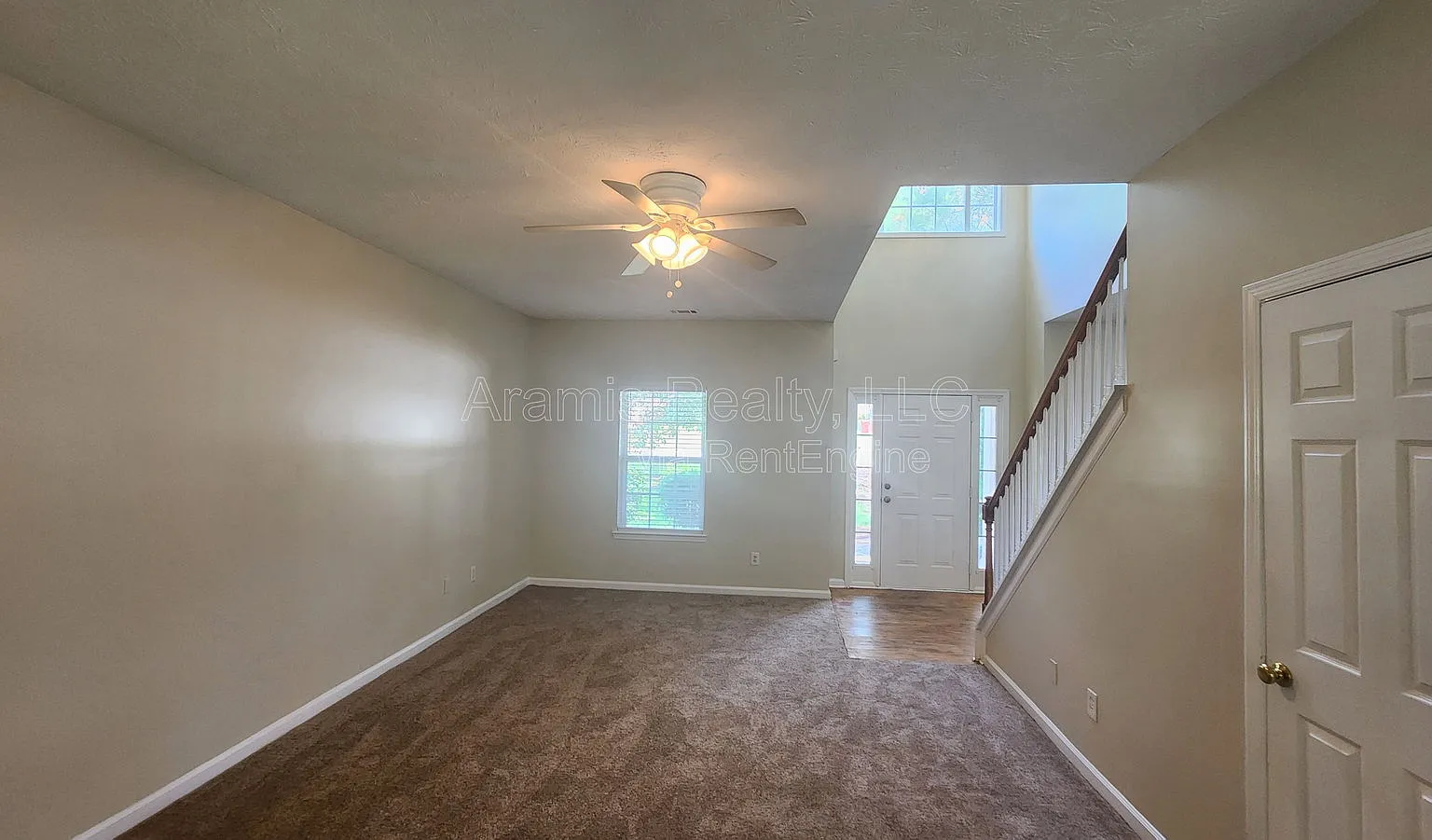 3 bed, 2.5 bath, 1878 sqft, $1,650 — Photo 2