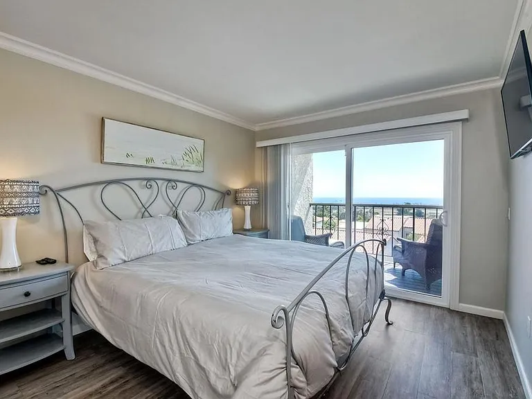 6677 Paseo Del Norte #B — Photo 7