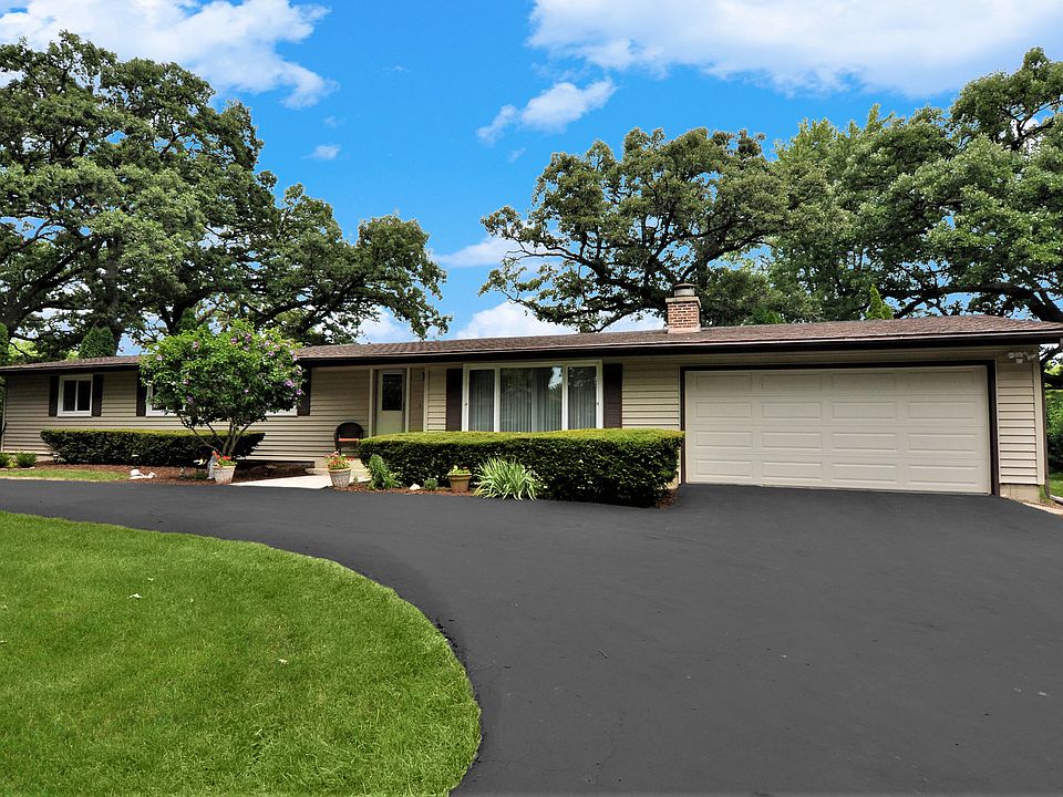 1st image of 52 Woodland Dr