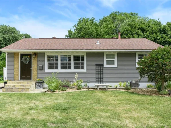915 11 1/2 St SW, Rochester, MN 55902