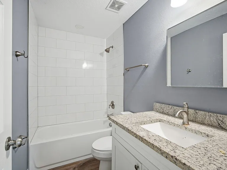 8310 N Brooks St — Photo 17