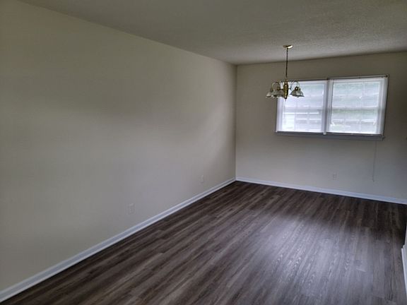 5th image of 1511 Andover Ave APT A