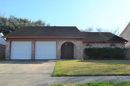 1915 Lantern Ln Photo 1