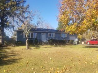 12 Valerie Ln, Patchogue, NY 11772