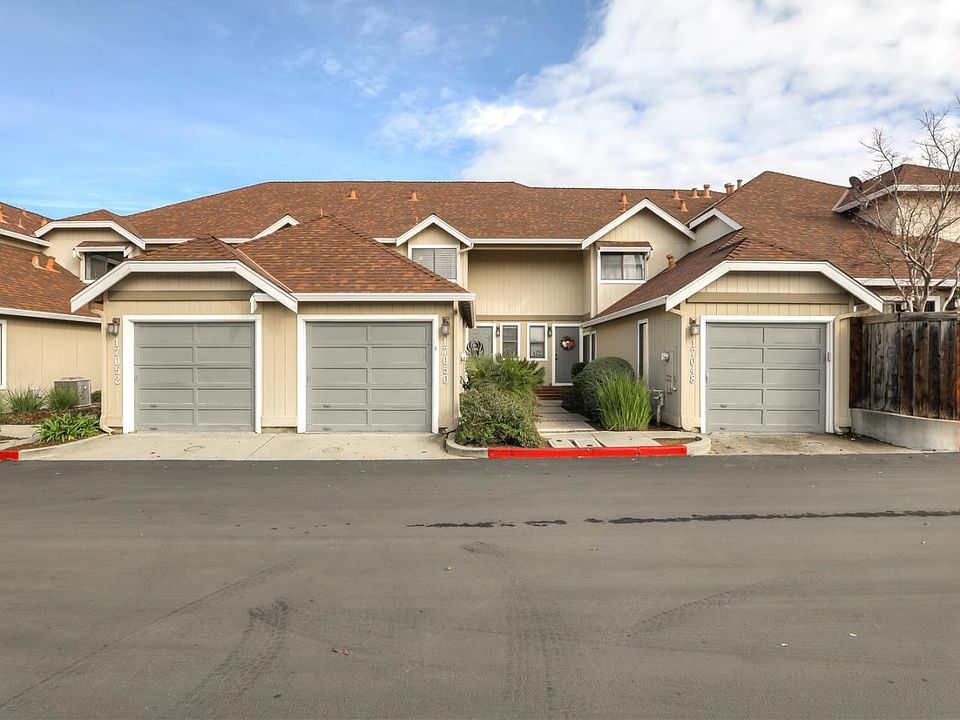 1st image of 17050 Creekside Cir