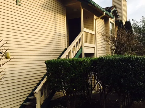 86 SW Kingsgate Rd #E204, Lake Oswego, OR 97035