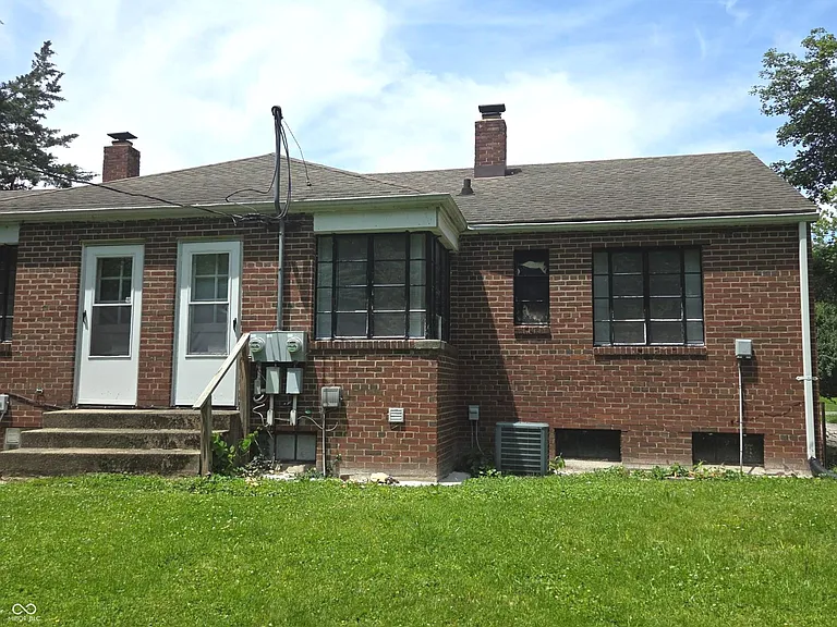 73 W Westfield Blvd — Photo 15