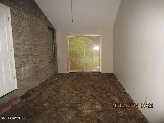 3rd image of 101 Saint Joseph Ln