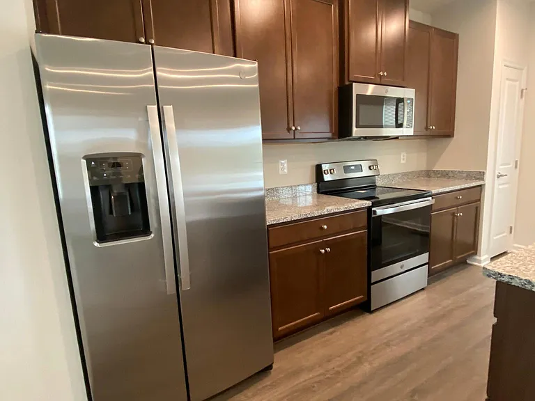 Kitchen & appliances