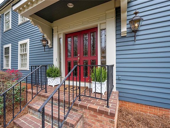 5th image of 183 Tifton St