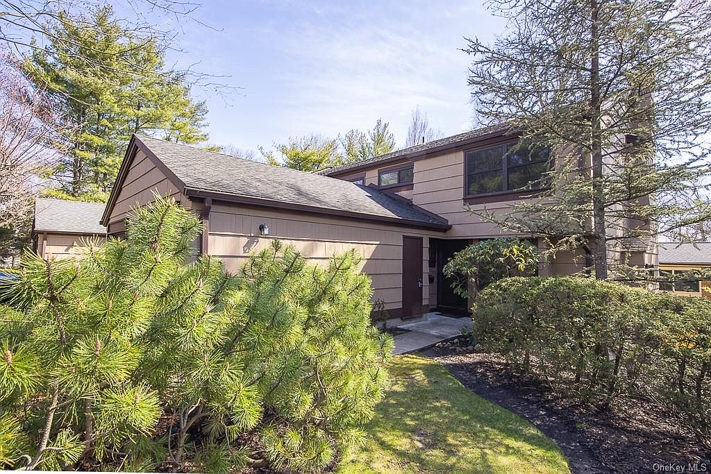 81 Treetop Circle, Nanuet, NY 10954 Zillow