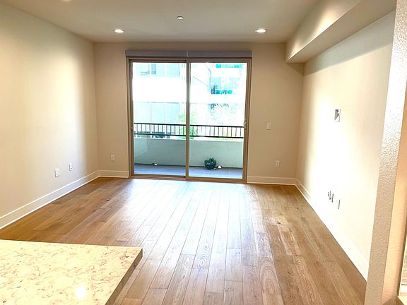 4th image of 627 Deep Valley Dr #411