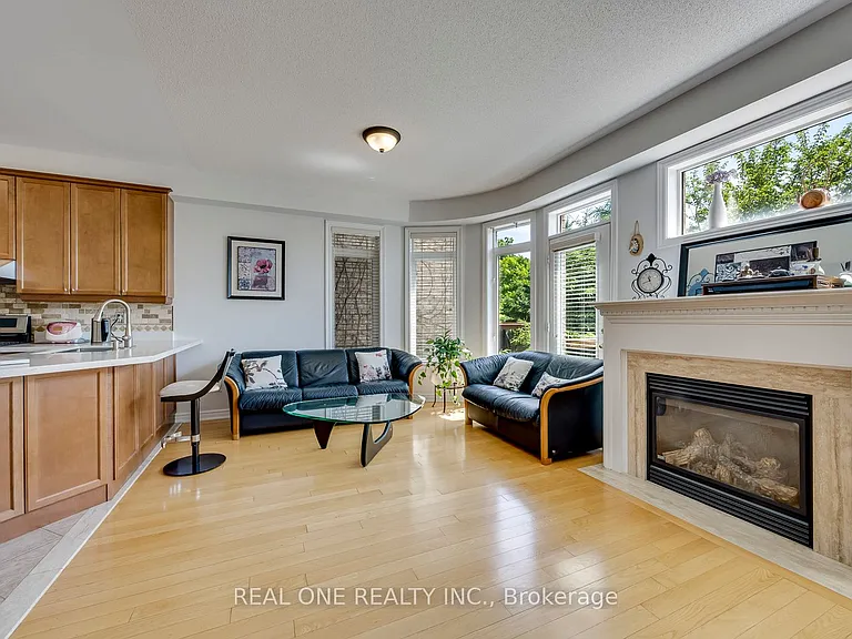 1126 Woodington Ln — Photo 16