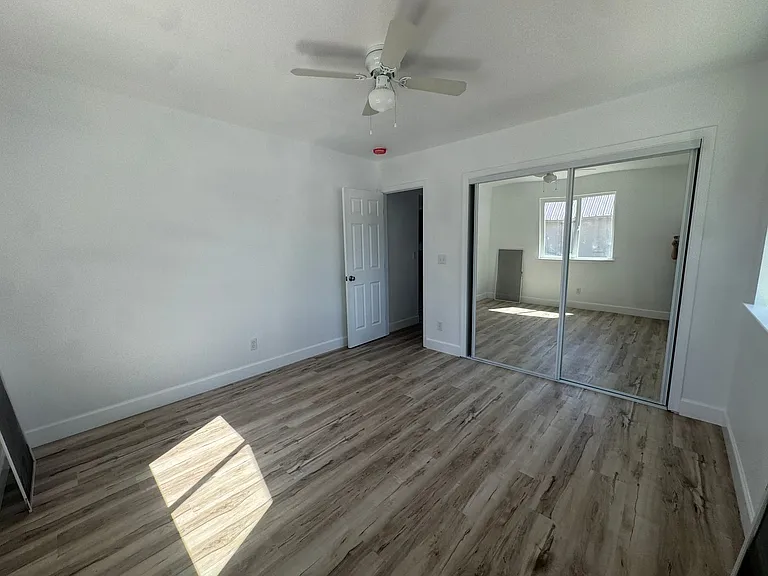 815 Walnut St — Photo 5