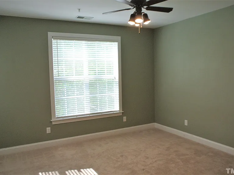1621 Providence Glen Dr — Photo 8