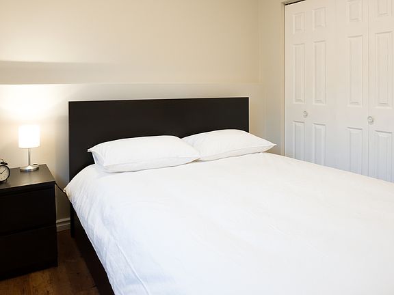 5th image of 10125 Franklin Ave #2-Bedroom