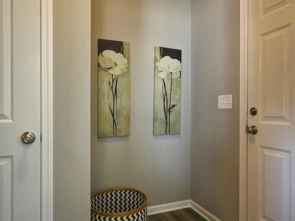 3rd image of 637 E Accipiter Way