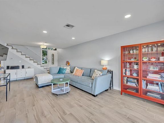 3rd image of 897 Jonathan Way #897