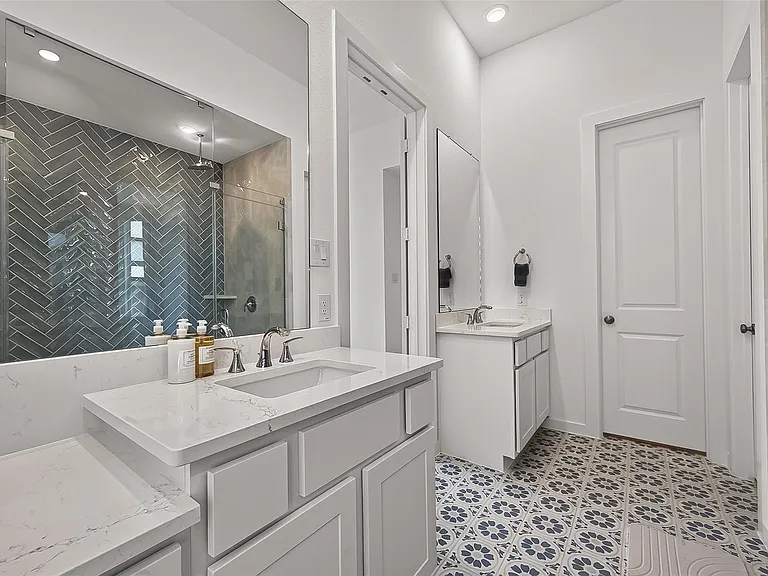 5802 N Reef Ridge Dr — Photo 43