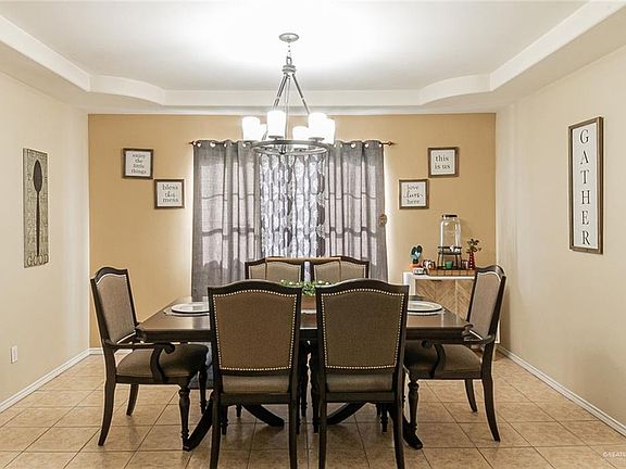 5th image of 207 Caramel Dr