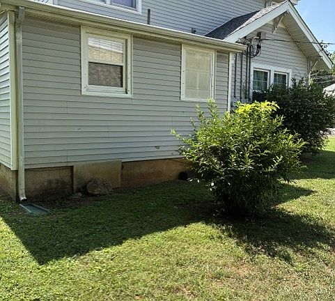 2nd image of 216 4th Ave APT 1