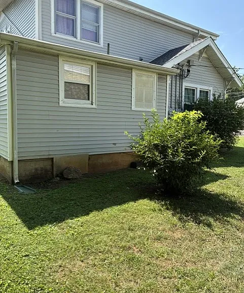216 4th Ave #1 — Photo 2