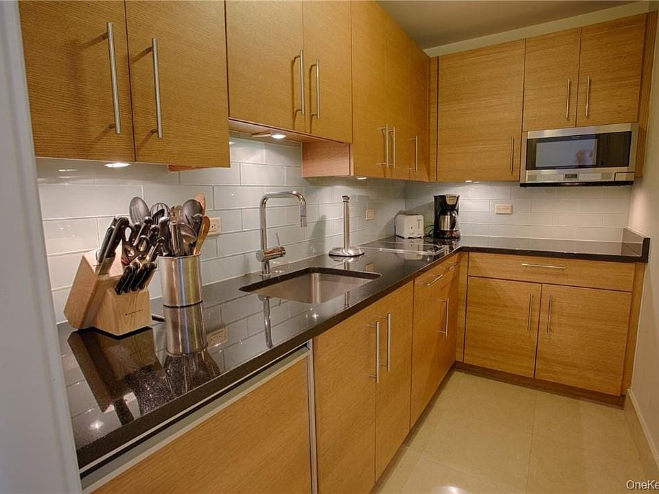 1st image of 1 Renaissance Sq Unit 8C