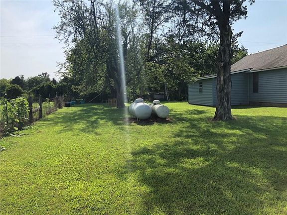 4th image of 3297 Stuart Ln