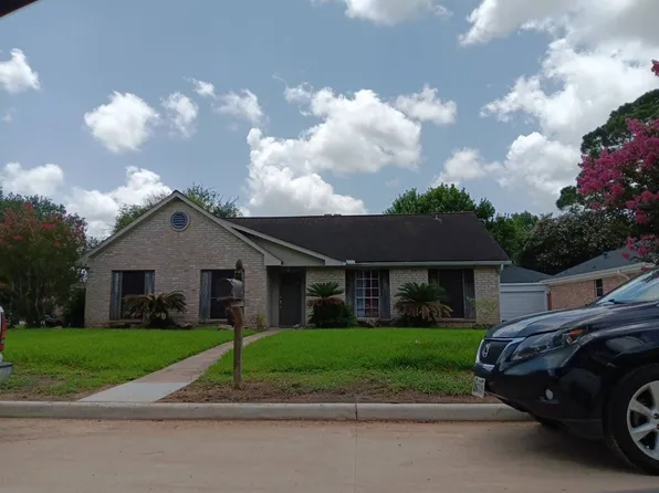 13927 Oakwood Ln, Sugar Land, TX 77498