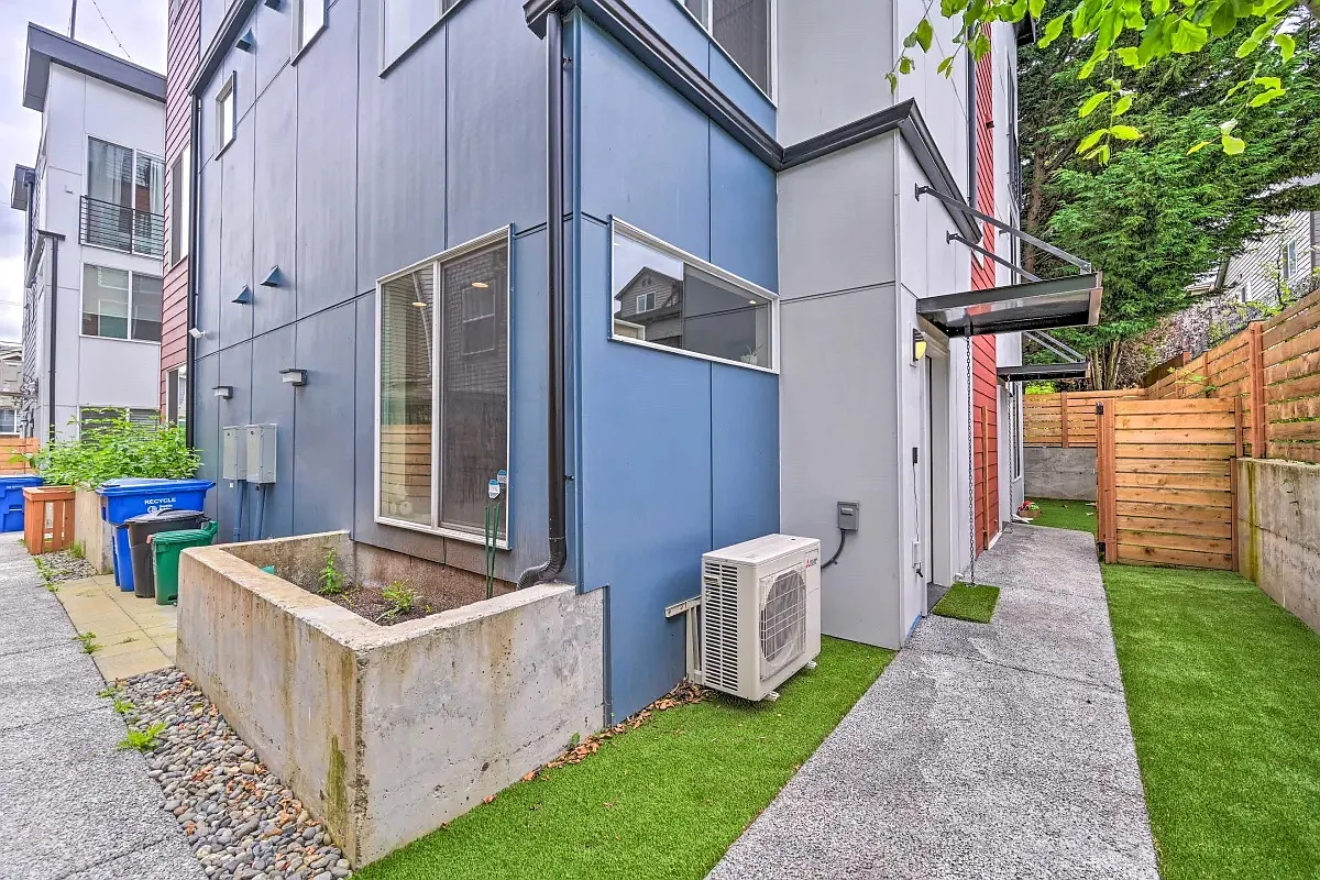 2 bed, 1000 sqft, $3,200 — Photo 2