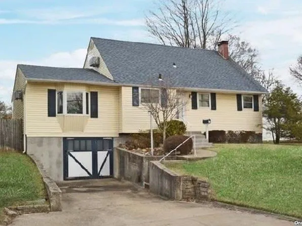 2907 Kane Avenue, Medford, NY 11763