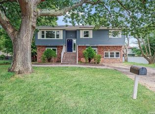 21 S 32nd St, Wyandanch, NY
