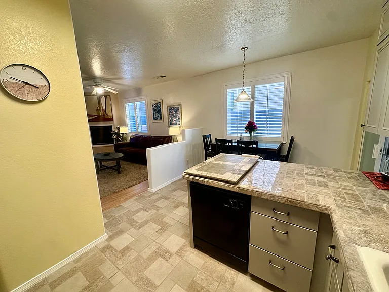 10404 Gutierrez Rd NE — Photo 12